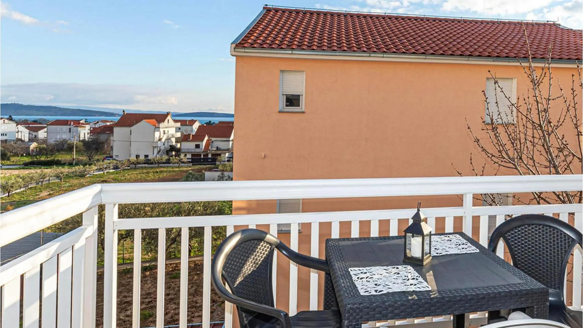 Lovely Apartment In Kastel Luksic With Wifi Kastela